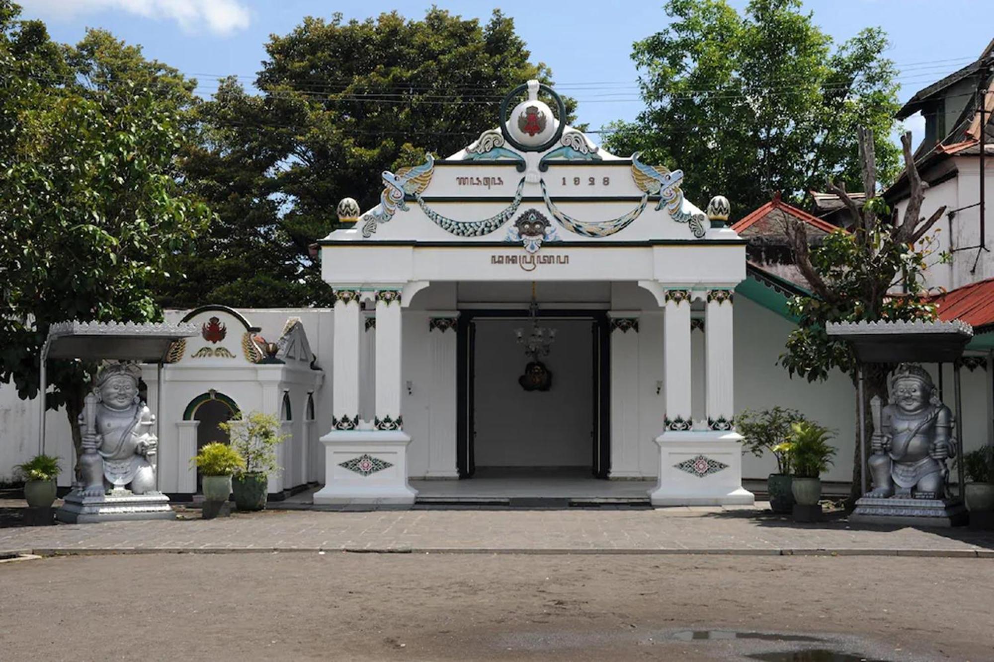 Monica Hotel Yogyakarta Exterior photo
